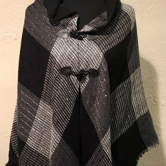 Toggle button long poncho - Picture 4 of 6